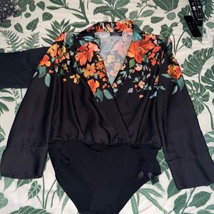 Super cute floral body suit
